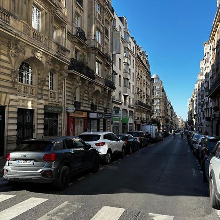 Pretty Montmartre Apartment Париж Екстериор снимка